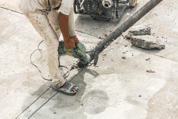 Pardoseala din beton și șapă: preparare și finisare