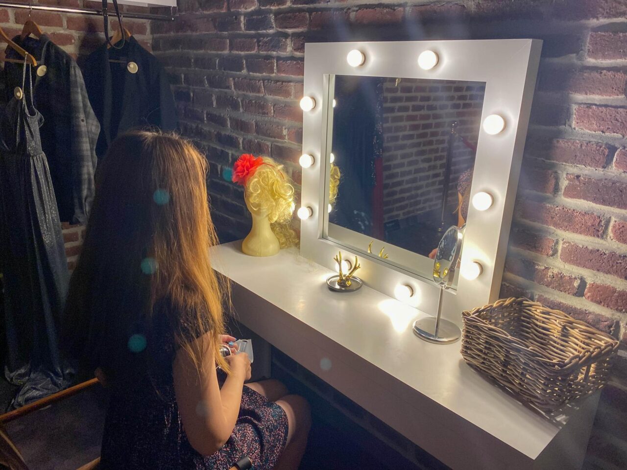 Cele mai bune măsuțe de machiaj cu oglindă luminată – top modele recomandate