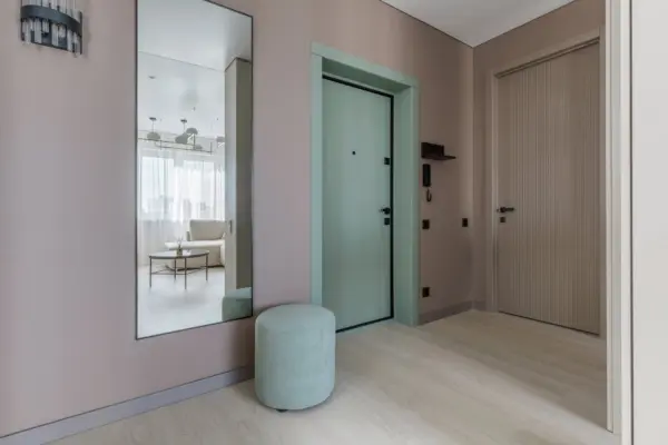 8 idei pentru amenajarea intrării într-un apartament fără hol separat