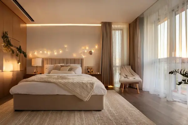 Idei de amenajare a dormitorului pentru un spațiu confortabil și primitor